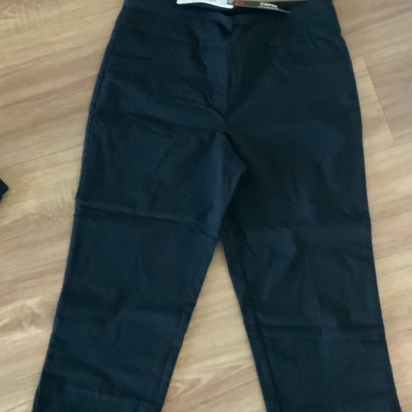 Ruby Rd. Black Capris Pants - Picture 1 of 1